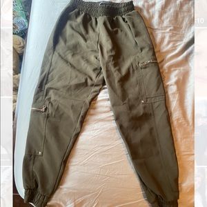 Zara, XS, olive green, stretchy waist, zipper pockets, joggers